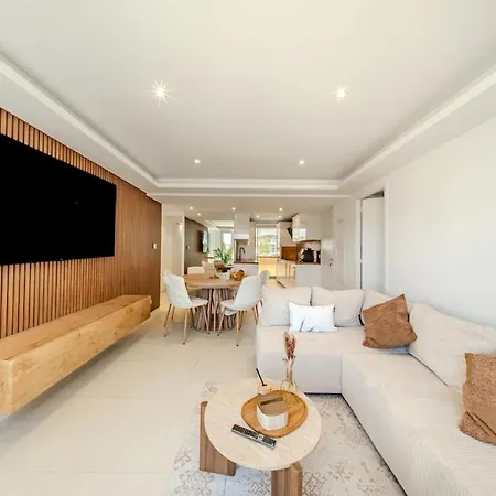 3 Bedrooms, Air Conditioning, Parking In Apartment