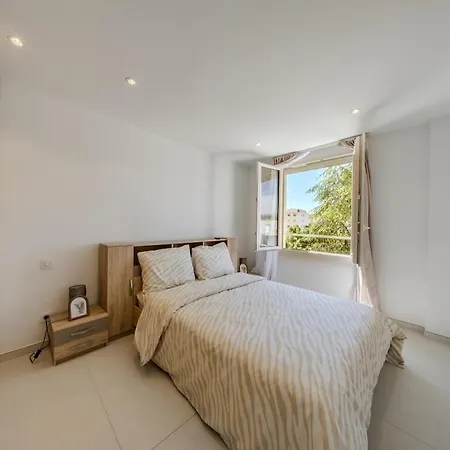 Apartman 3 Bedrooms, Air Conditioning, Parking In Cannes