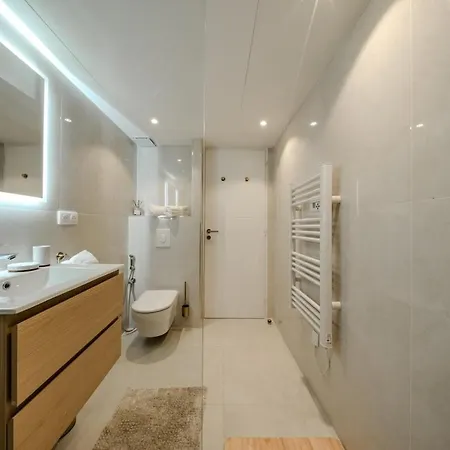 3 Bedrooms, Air Conditioning, Parking In