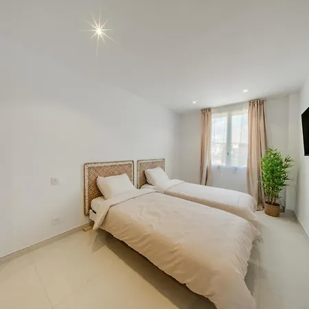 아파트 3 Bedrooms, Air Conditioning, Parking In 칸느