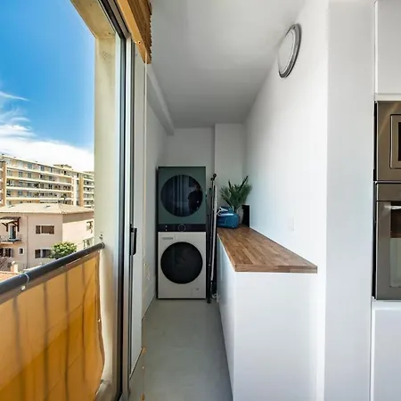 3 Bedrooms, Air Conditioning, Parking In Apartman